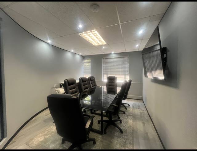 146M² OFFICE TO LET IN HYDE PARK